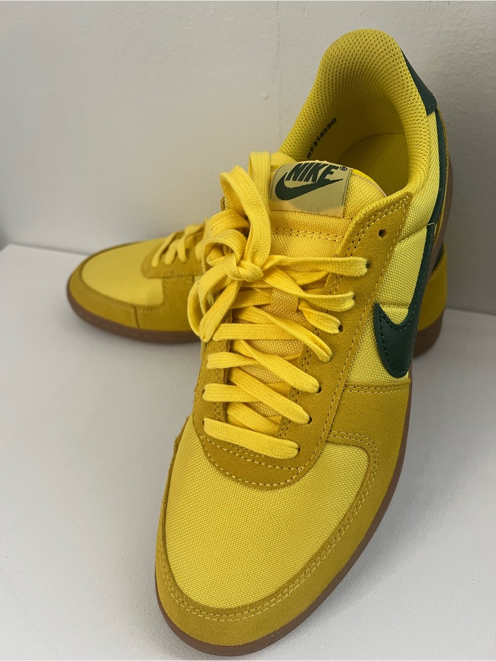 Nike Yellow Low-Top Sneakers with Green Swoosh - Picture 2 of 2